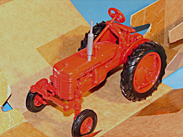 1/16 Farmall 100 High Clear Tractor, 1993 Summer Toy Show Beckman HS - Ertl