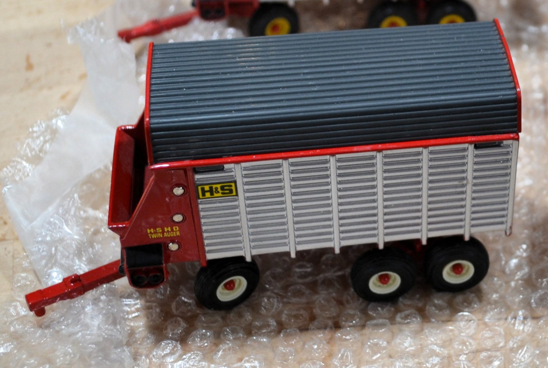 1/64 H&S HD Twin Auger Forage Wagon by Ertl (No Box)