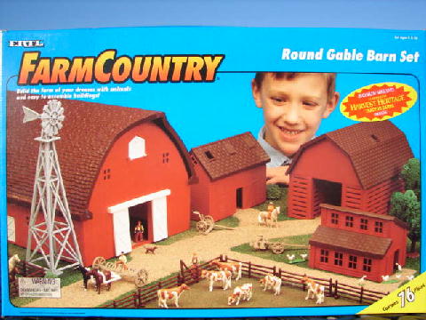 Farm Country Round Gable Barn Set (76 Pieces) - Ertl