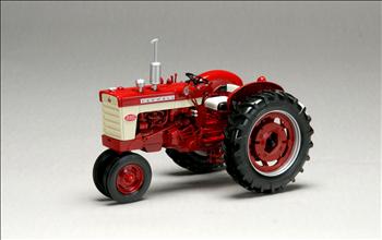 1/16 IH Farmall 340 Gas N.F. Tractor, "High Detail" - Spec Cast