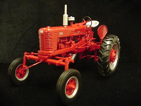 1/16 IH Farmall 300 "High Detail" Hi-Clear Gas Tractor - Spec Cast